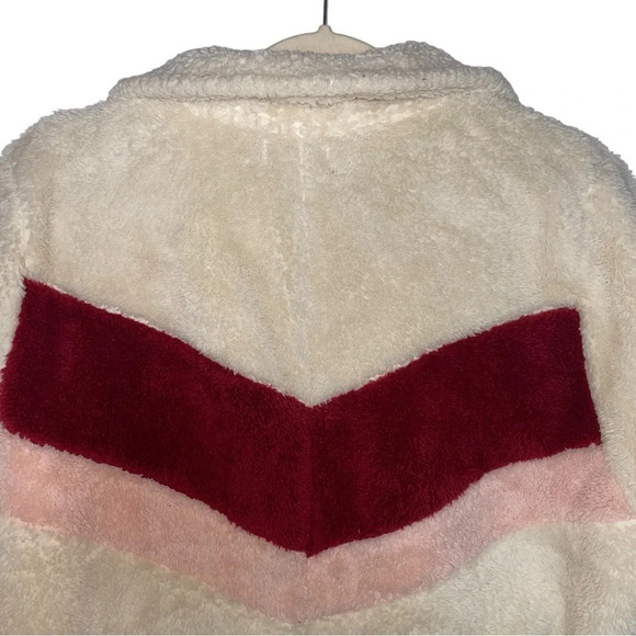 TORRID Faux Fur Sherpa Zip Up Jacket Cream Red Chevron Size 1X - Picture 12 of 16